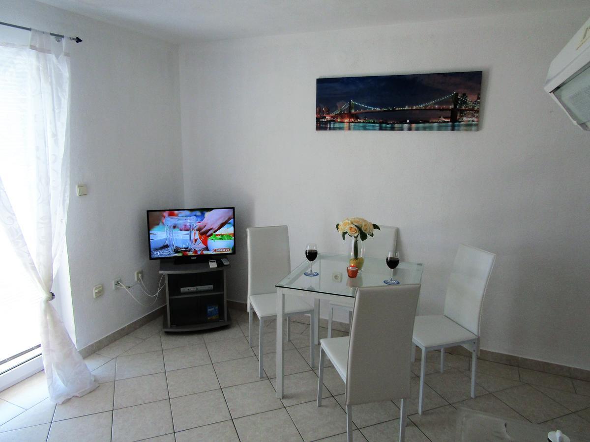 Apartments Kokor Vodice Exterior photo